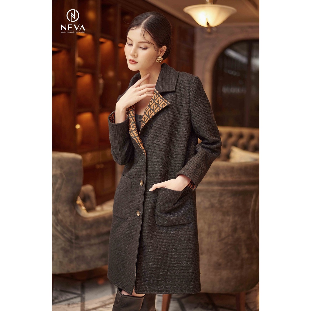 Áo khoác dạ tweed đen in logo NEVA phối ve cổ 22F3W730663T011