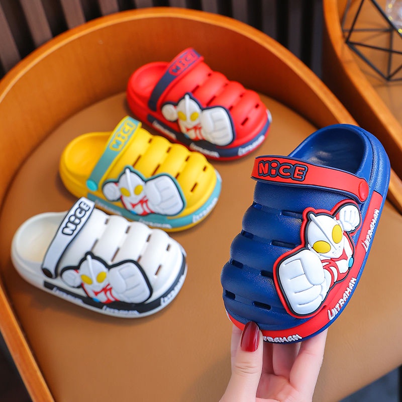 Dép Sandal Đục Lỗ Cỡ Vừa In Hình Ultraman Cho Bé Trai Bé Gái