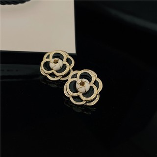 Bông tai hoa trà logo thương hiệu CN