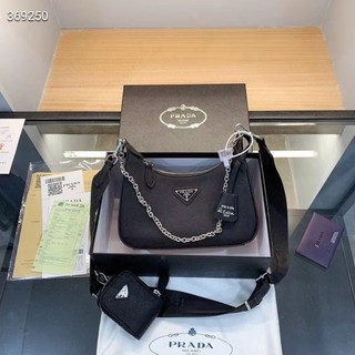 Túi Prada - Size 22cm - Dây xích kèm dây bản to đeo chéo - Kèm ví - Khoá phụ kiện logo hãng - Hàng fullbox