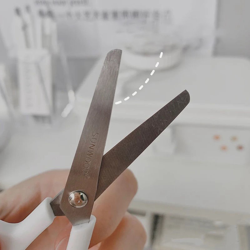 Kéo Nhỏ Chuyên Dụng Cho Học Sinh Tiện Lợi