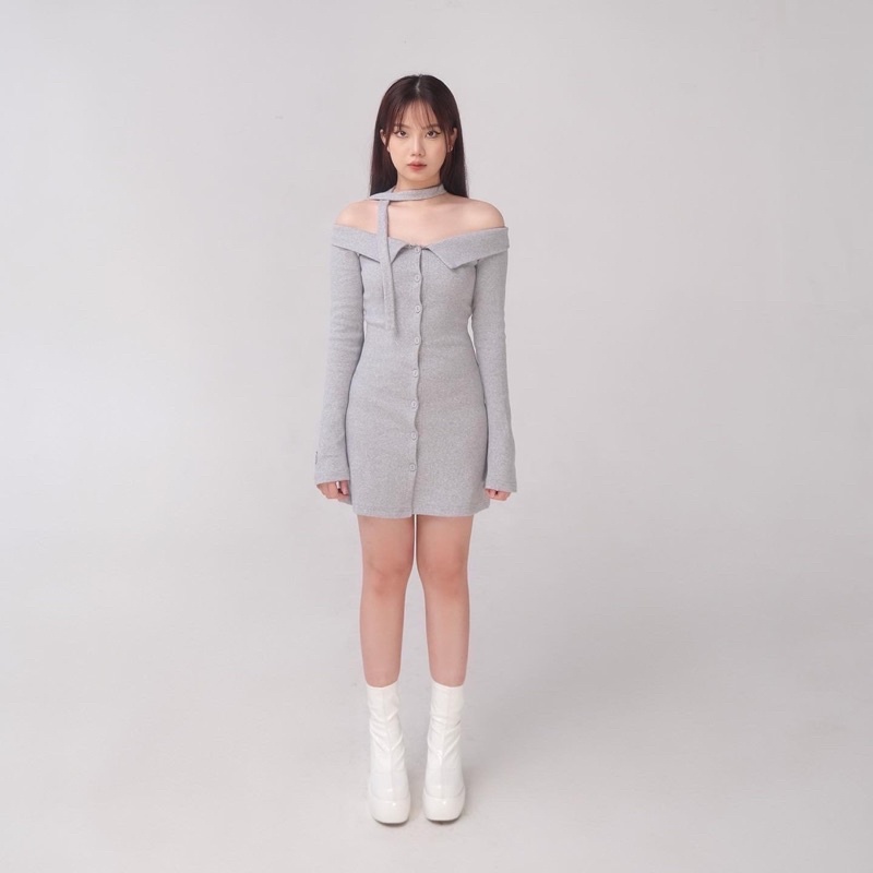 Đầm trễ vai OHOH