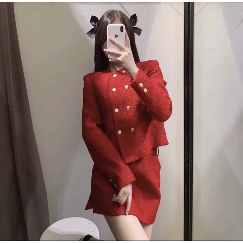 SET KHOÁC DẠ ĐỎ HAI HÀNG CÚC KÈM CHÂN VÁY XẺ SKDDHH