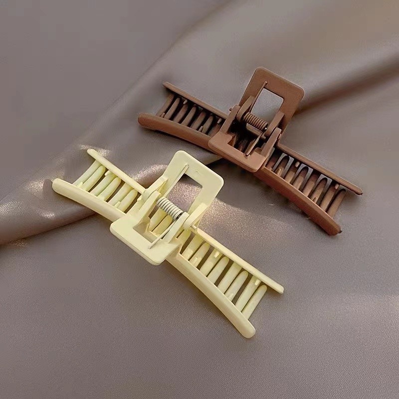 Kẹp Tóc Hình Cá Mập Cỡ Lớn Tạo Kiểu Tóc Sau Lưng Cho Nữ