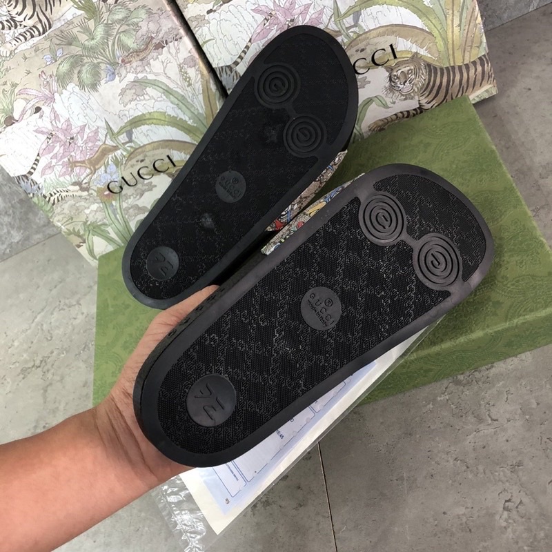 Dép lê nam GC hoạ tiết sắc nét bản mới 2023 đế cao su có chống trơn