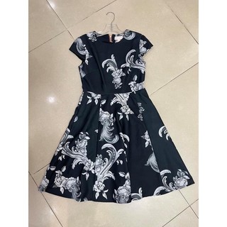 Các mẫu đầm hoa Ted Baker size 2.