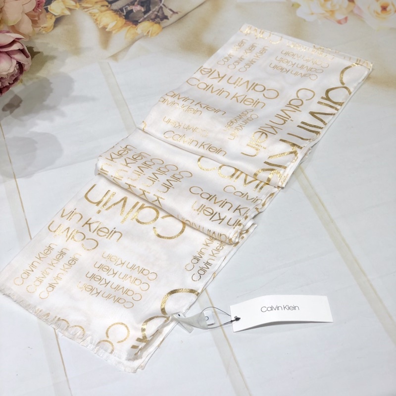 Khăn choàng Calvin