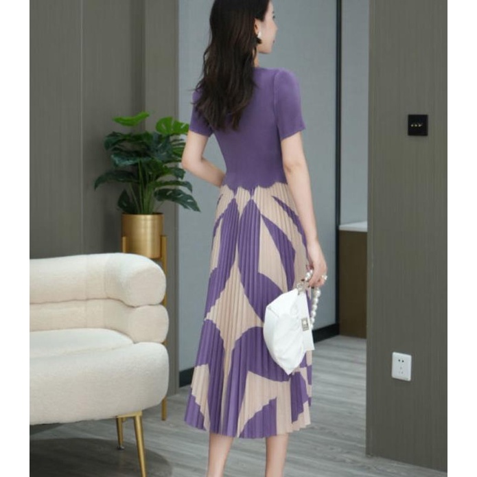 Váy Xếp Ly Ôm Eo Cổ Chữ V Phong Cách Phương Tây Thời Trang Mùa Hè 2023