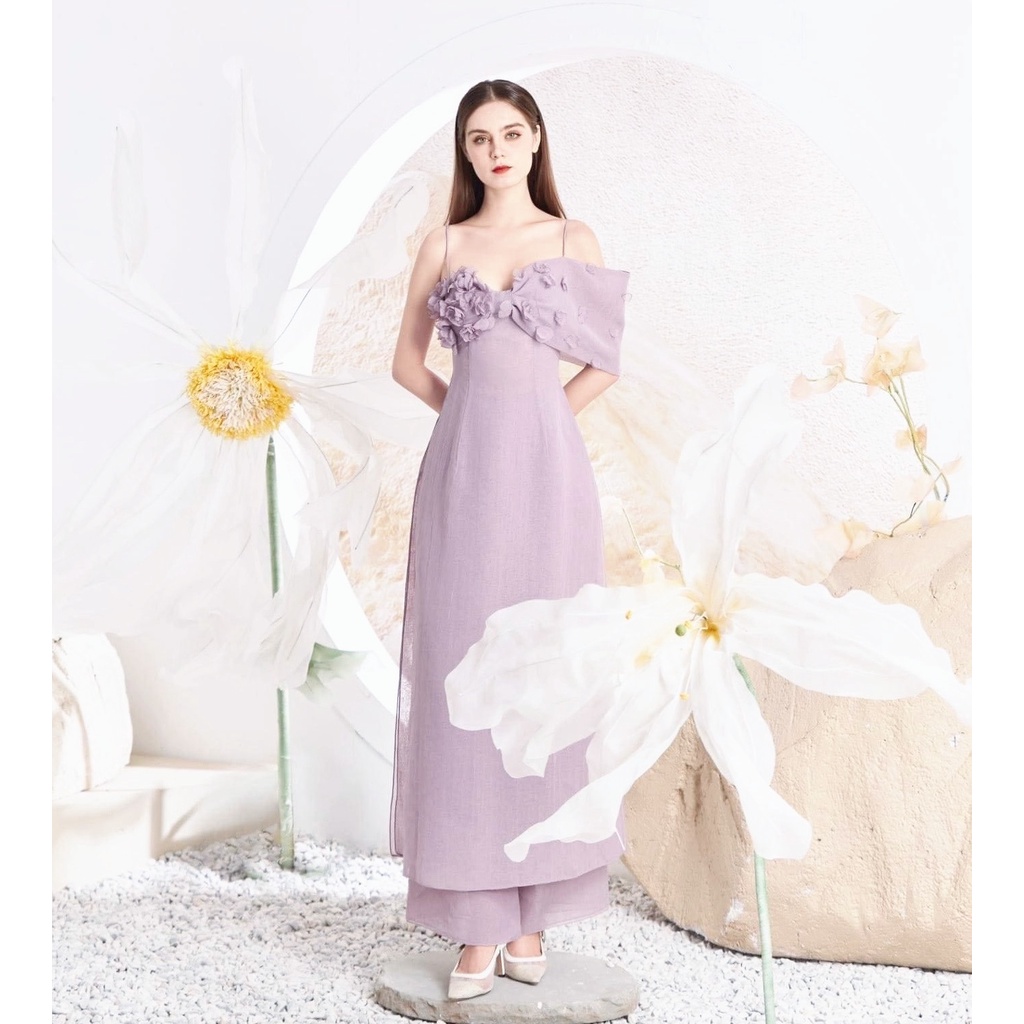 Video- Áo dài cách tân nữ thiết kế vải organza hoa đào 3D sang chảnh