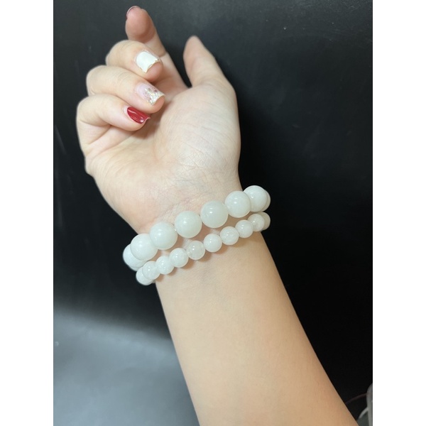 Vòng tay TA trắng