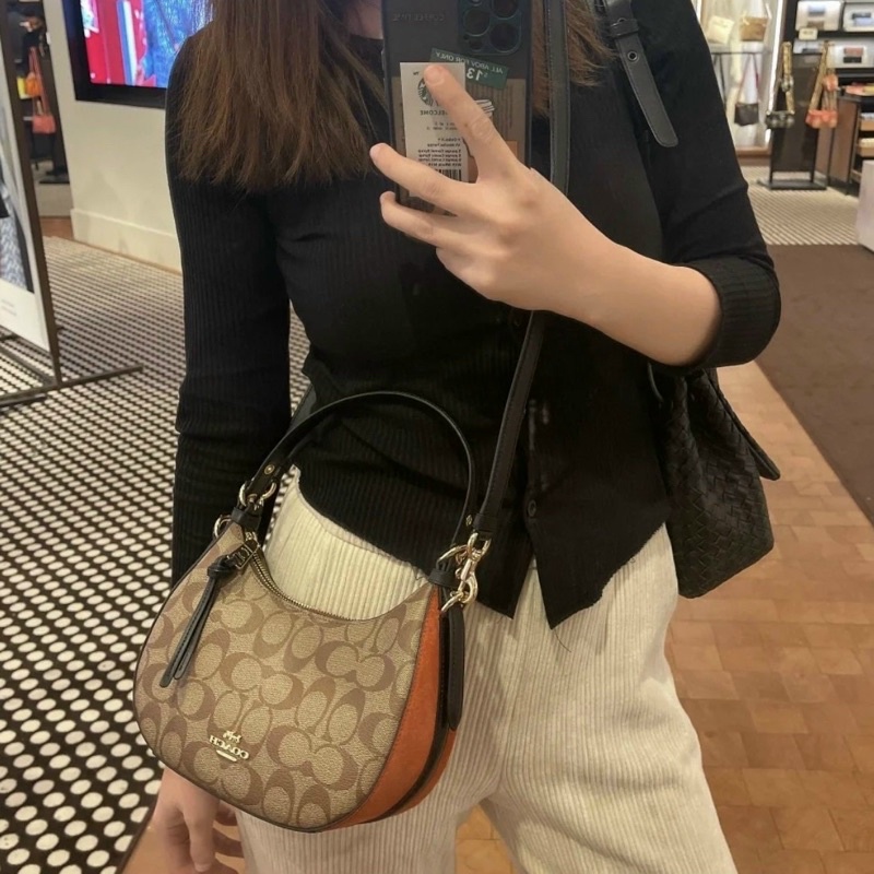 Túi đeo chéo Coach Kleo hobo