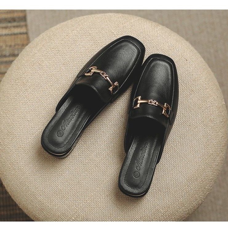 Giày sục nữ da trơn đế cao 3cm đính hạt bên cạnh