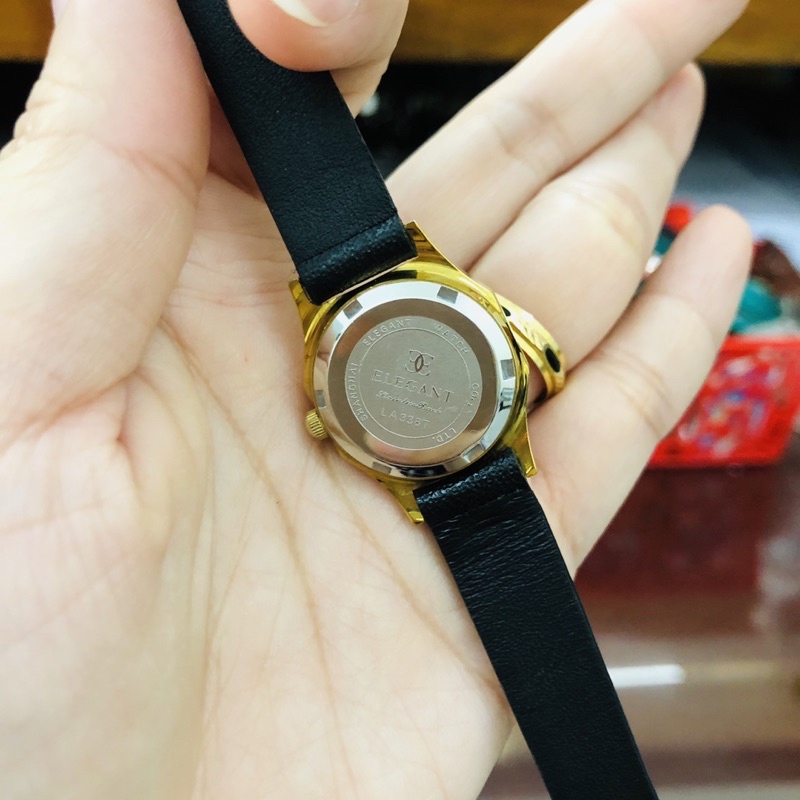 Đồng hồ nữ si nhật hiệu Elegant, đáy xoáy