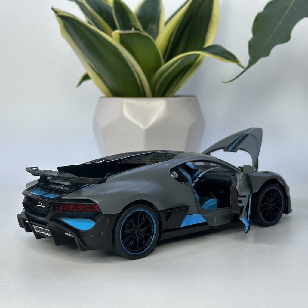 Mô hình siêu xe Bugatti Divo tỷ lệ 1:24 bằng kim loại mẫu Hypercar cực hiếm