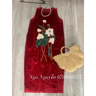 Đầm nhung cổ yếm