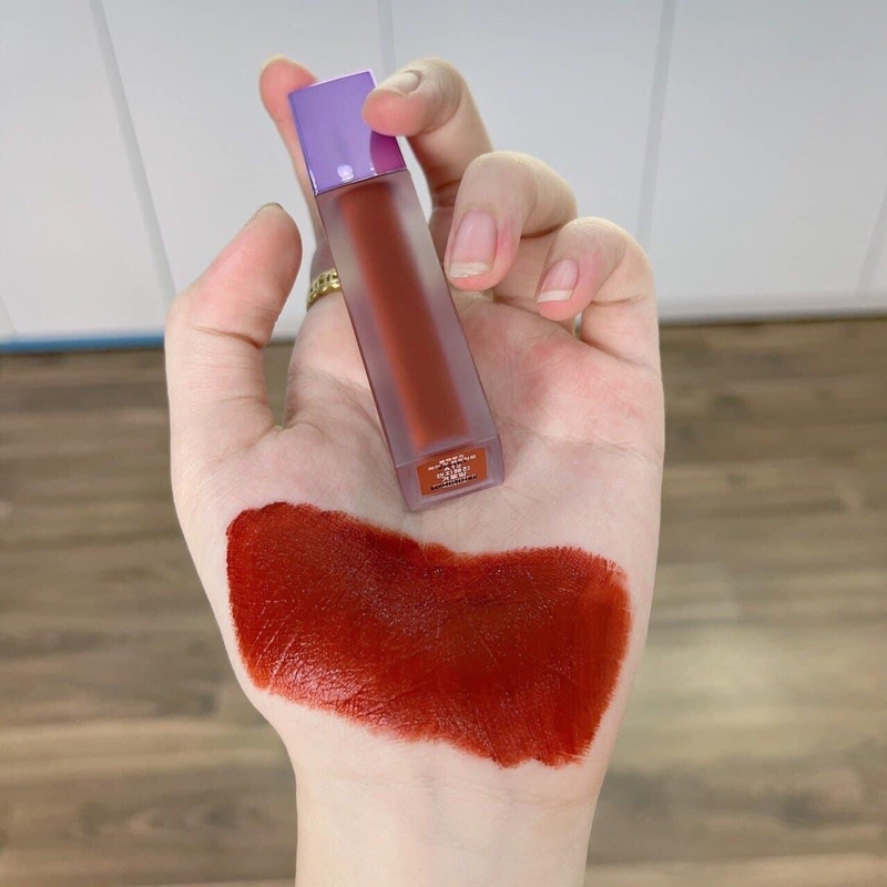 Son Kem Lì Black Rouge tone đỏ nâu