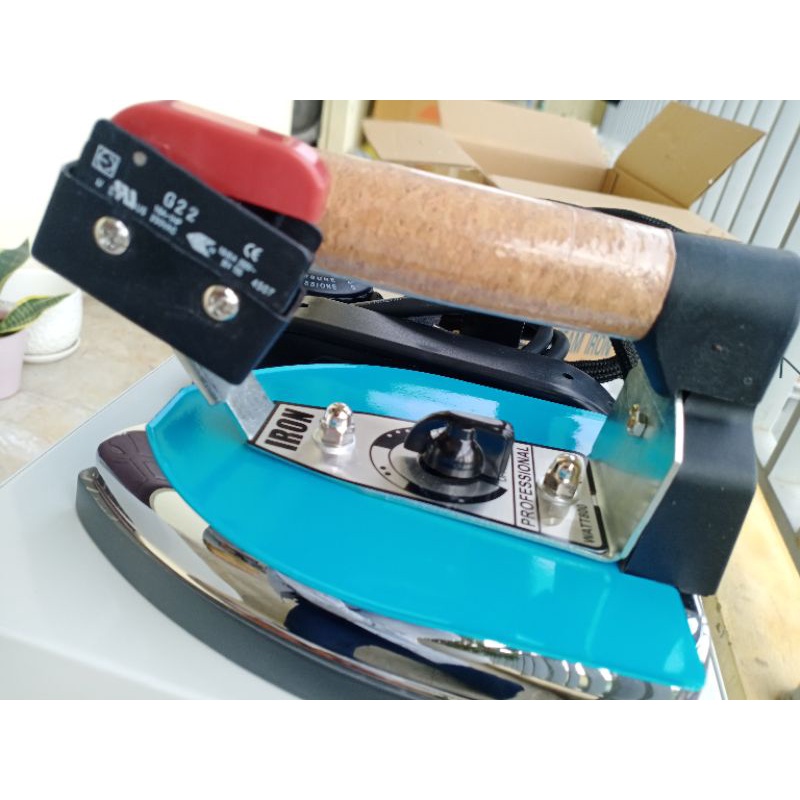 Bộ bàn là nồi hơi mini tiện dụng công suất 3KW