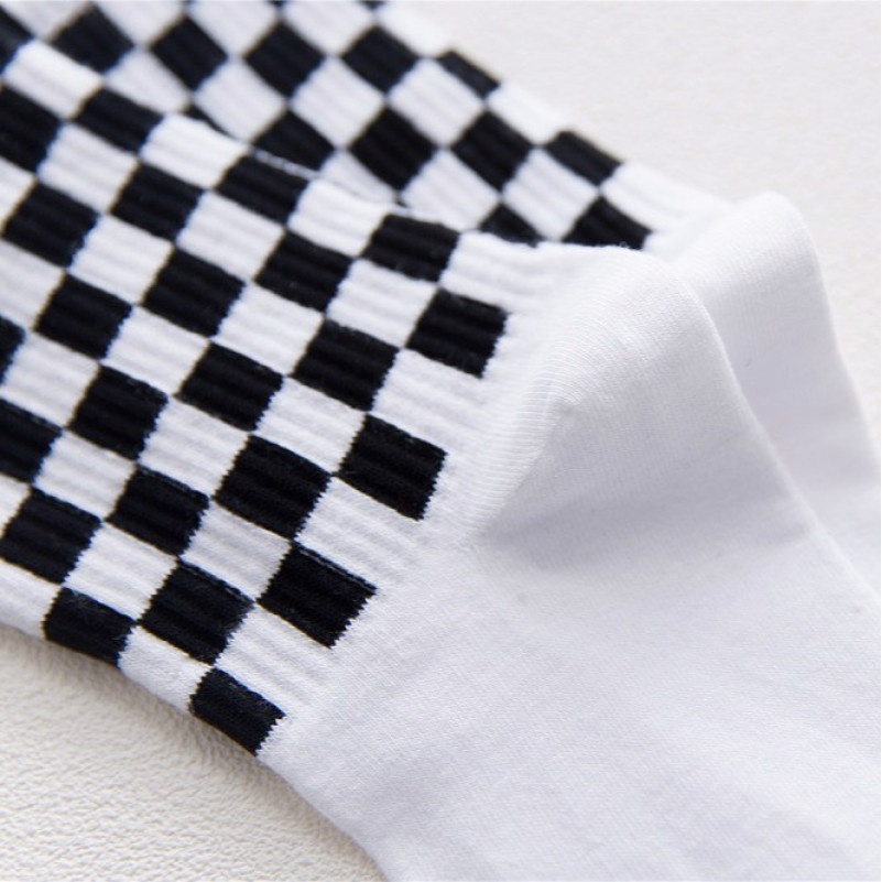 Vớ Họa Tiết Caro Trắng Đen Phong Cách Hip hop Harajuku