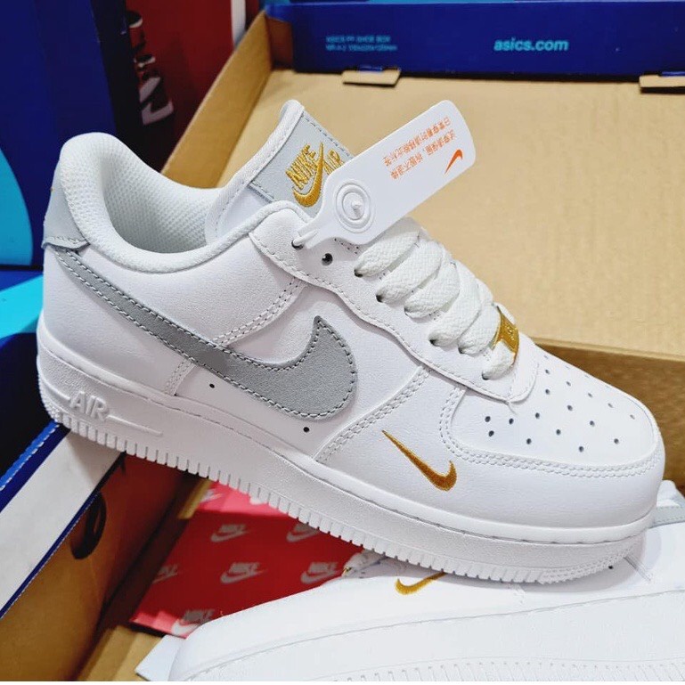 Giày thể thao air force 1 vệt xám logo vàng , Giày sneaker AF1 trắng vệt xám nam nữ bản đẹp 2022