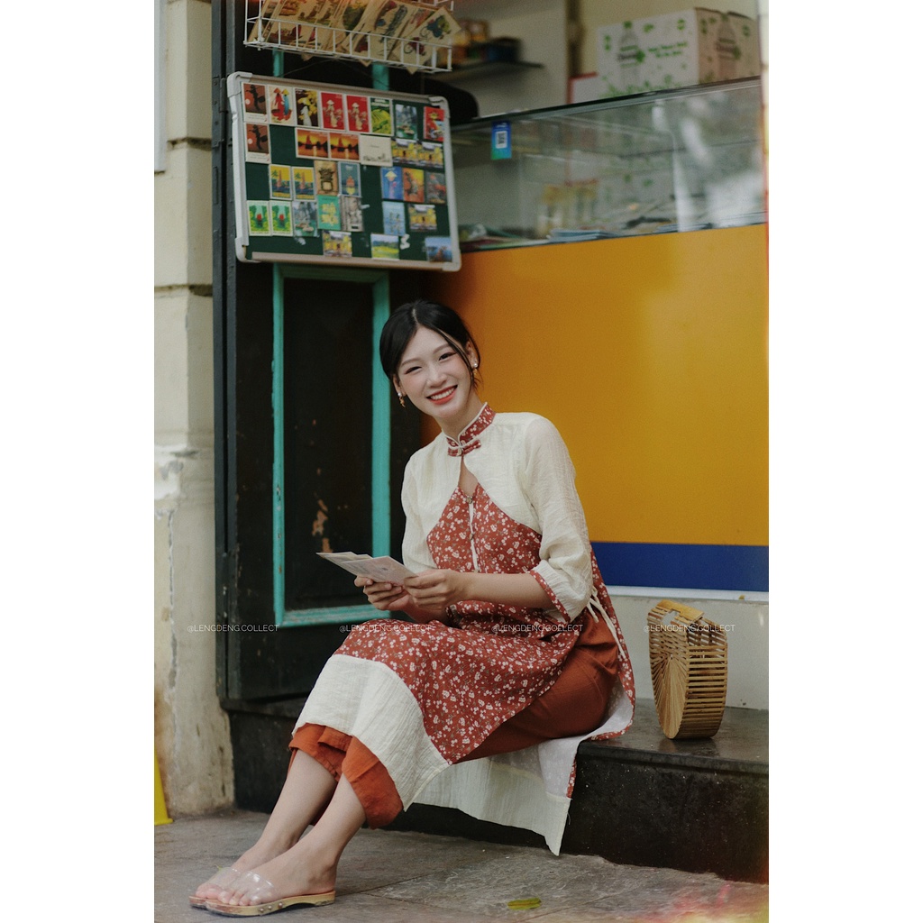 Áo Dài Lạp Nguyệt - Lengdeng.Collect | Áo dài dáng suông cách tân hoa nhí phối đũi be cam đất Tủ đồ c