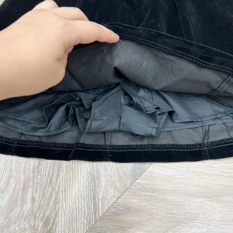 Áo khoác dạ crotop + chân váy nhung