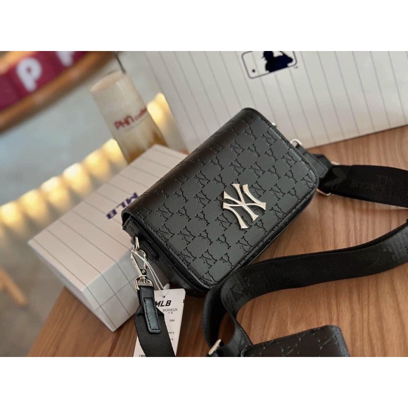 Túi da chéo dập monogram N.Y kèm túi mini bản xuất dư xịn.