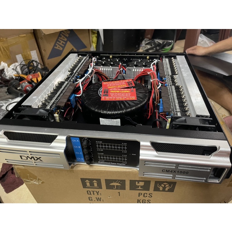 Đẩy công xuất dmx .1800w 1 kênh.