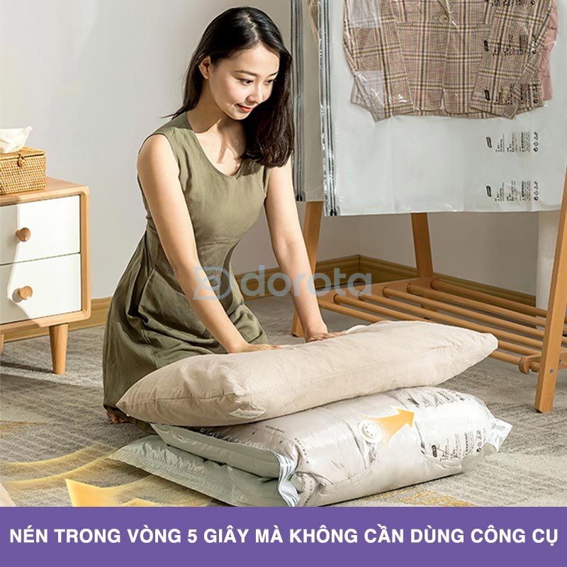 Túi hút chân không chống nhăn DOROTA bảo quản quần áo có móc treo 105x70 cm DG105