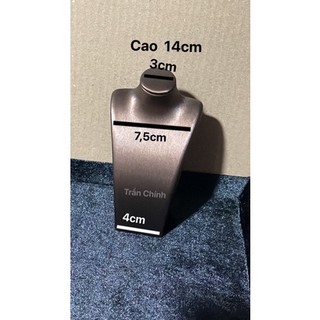 Cổ da trưng bày dây chuyền hàng cao cấp
