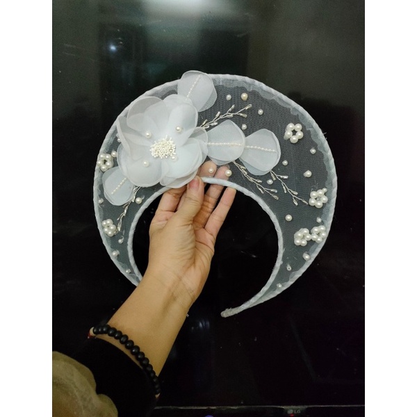 Mấn đội đầu cô dâu