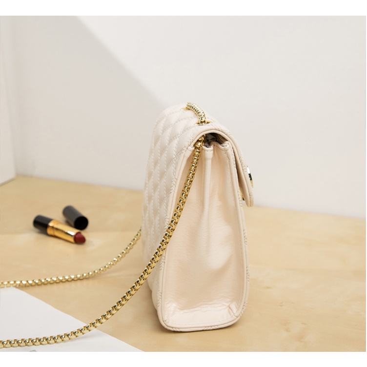 Túi xách nữ mini khóa vương miện hoàng gia sang chảnh dây xích vàng chống trộm Capucha T251