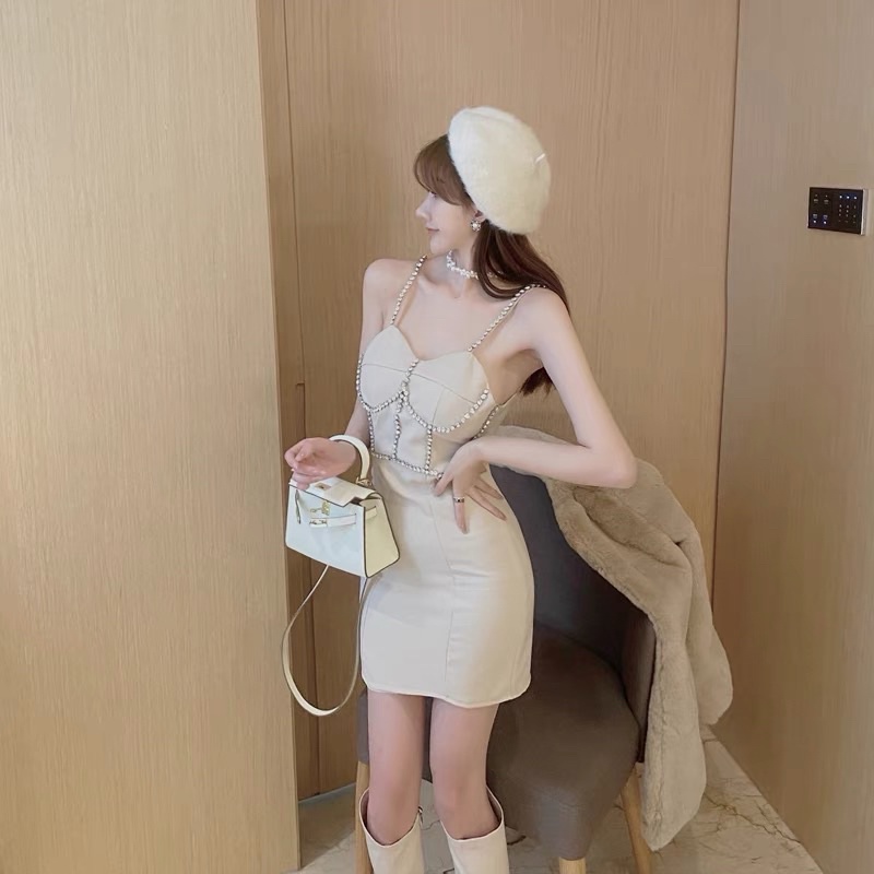 Đầm hai dây đính đá có sẵn