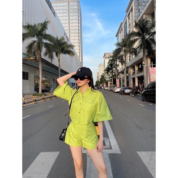 Set sơ mi quần short màu xanh chuối