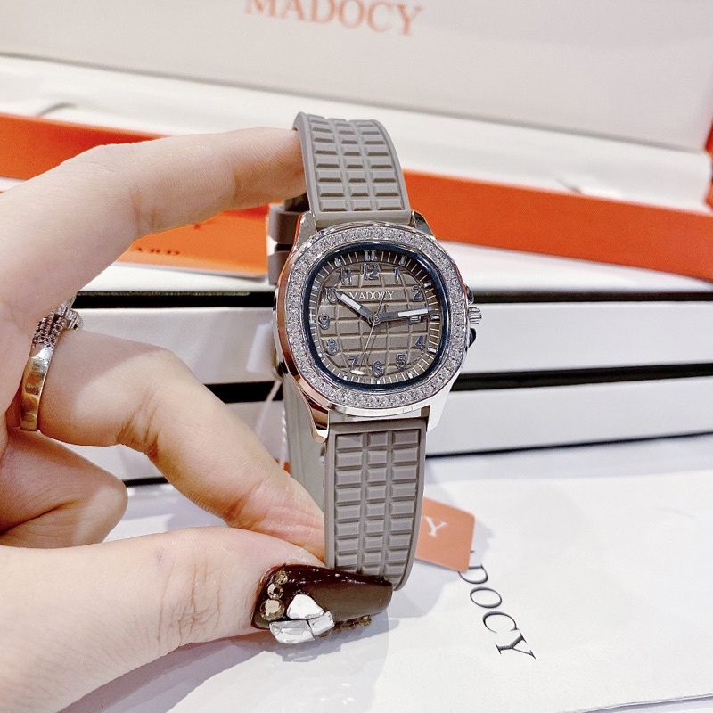Đồng hồ nữ Madocy 81698 chính hãng mặt vuông đính đá dây silicon siz 32mm