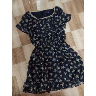 Đầm lộn xộn mẫu sale