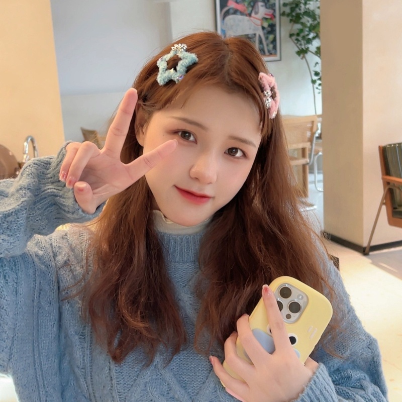 Kẹp Tóc Hình Ngôi Sao Bằng Lông Nhung Xinh Xắn Y2k