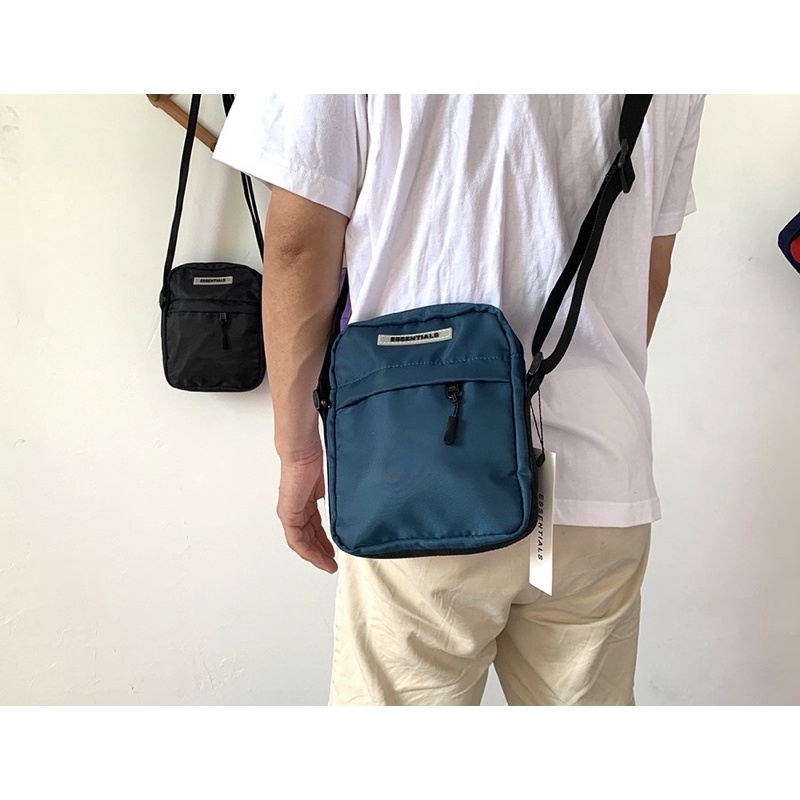 Túi đeo chéo Essentials