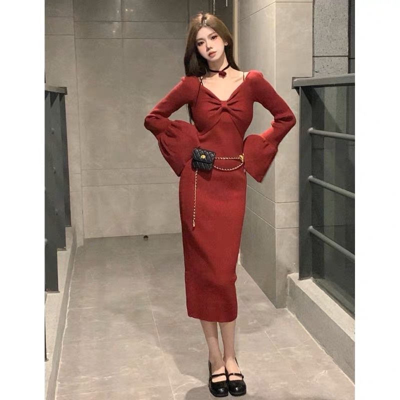 Đầm body len gân tay loe