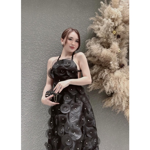 ĐẦM MAXI REN CỔ YẾM