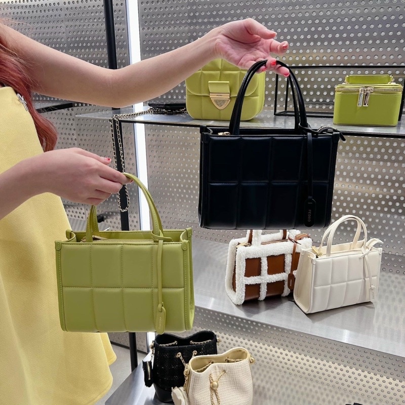 TÚI Xách  Nữ Quai Cầm Kèm Dây Đeo Chéo Mẫu Chần Ô Mới