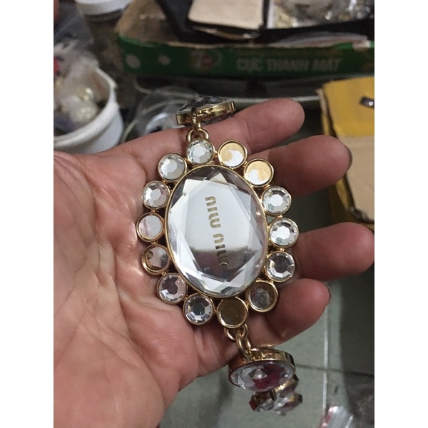 Dây túi xách Miu Miu lỗi rớt đá như hình si Nhật