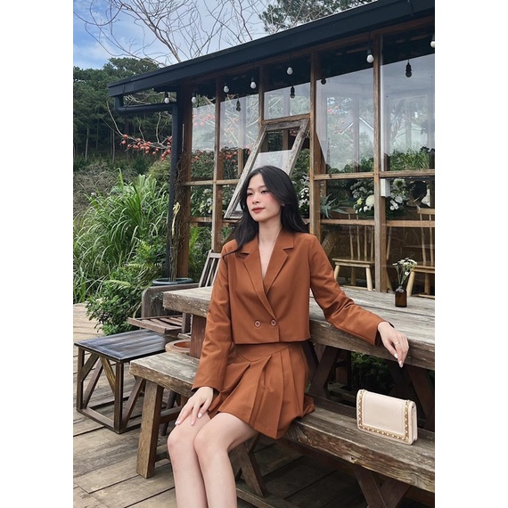 Ceci Cela - Áo Crop Vest Tay Dài / Chân Váy Xếp Li Pleat