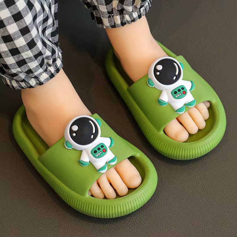 Dép Đi Trong Nhà Đế Dày Chống Trượt Họa Tiết Hoạt Hình Dễ Thương Cho Bé