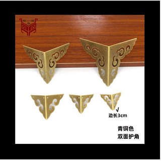 Bịt góc vuông họa tiết 2 chiều - bịt góc cạnh , bịt góc vuông - kích thước 30*30mm - giá 1 chiếc