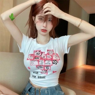Áo thun croptop in logo xếp tym đen trắng