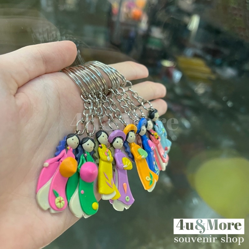 Móc khoá/ móc điện thoại nhựa dẻo mini cô gái áo dài Việt Nam