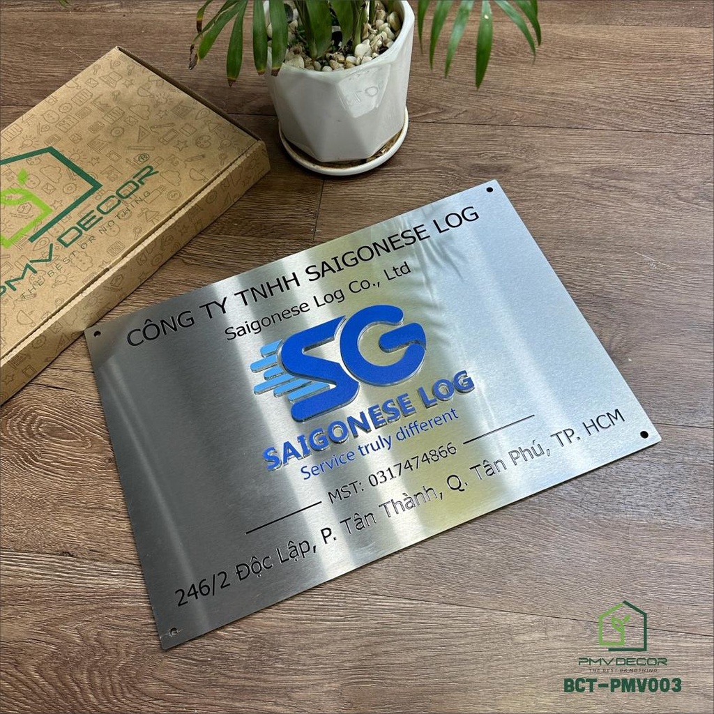 BẢNG, BIỂN TÊN CÔNG TY, inox 304 trắng xước in UV, logo nổi, Đế mica đen 5mm. Ngoài trời. BCT-PMV003