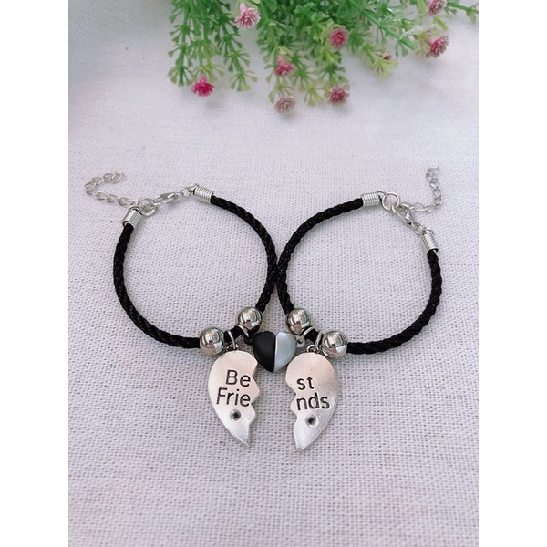 Vòng tay cặp đôi tình bạn