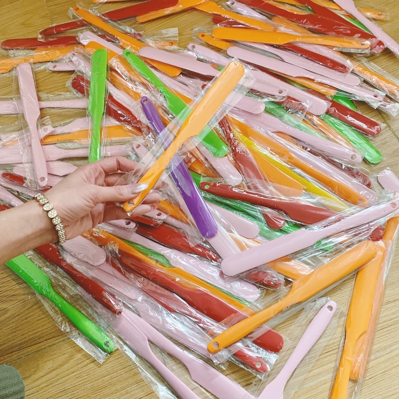 QUE PHẾT SÁP SILICON CHỐNG DÍNH ko chọn màu