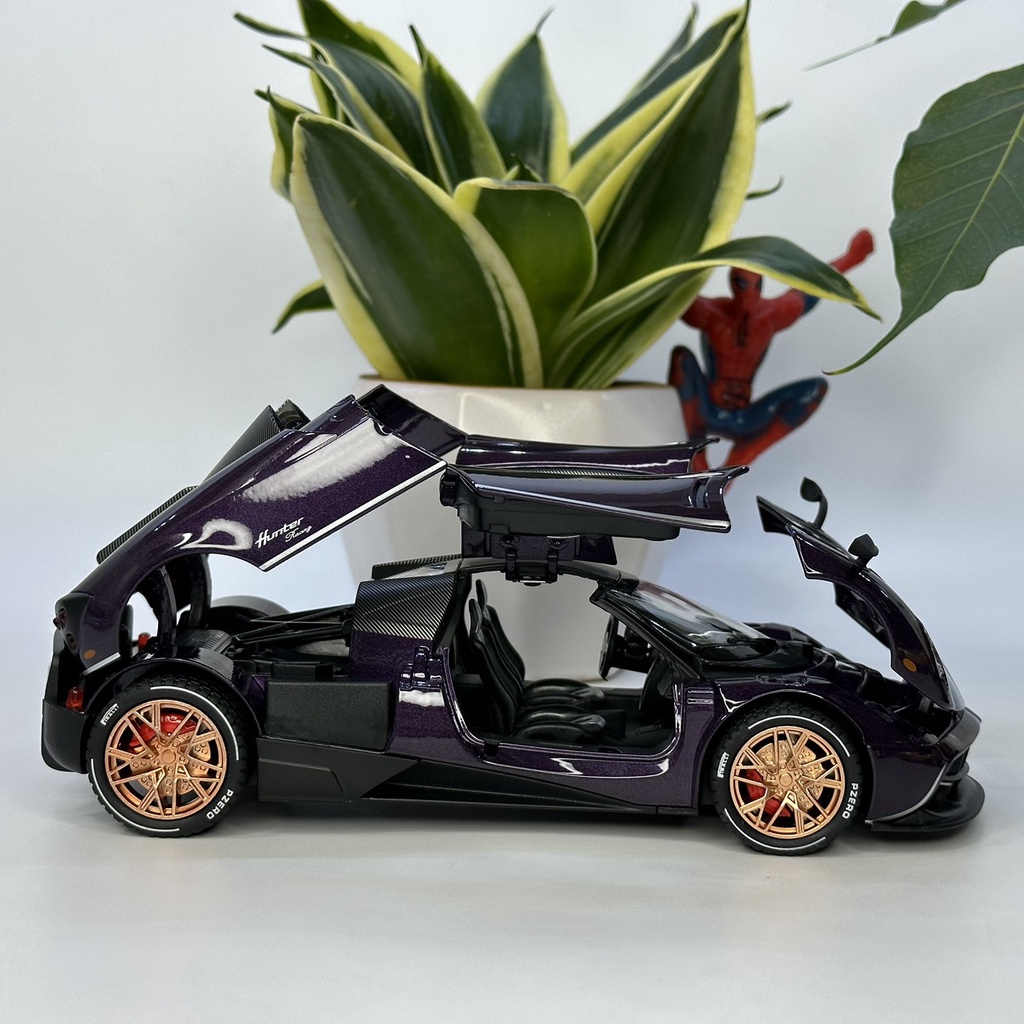 Mô hình siêu xe Pagani Huayra tỷ lệ 1:22 bằng kim loại tung đôi cánh thiên thần